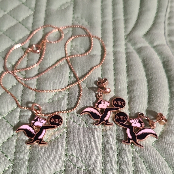 Black Skunk Necklace & Earrings Set Bowling WIBC Jewelry - Picture 1 of 2